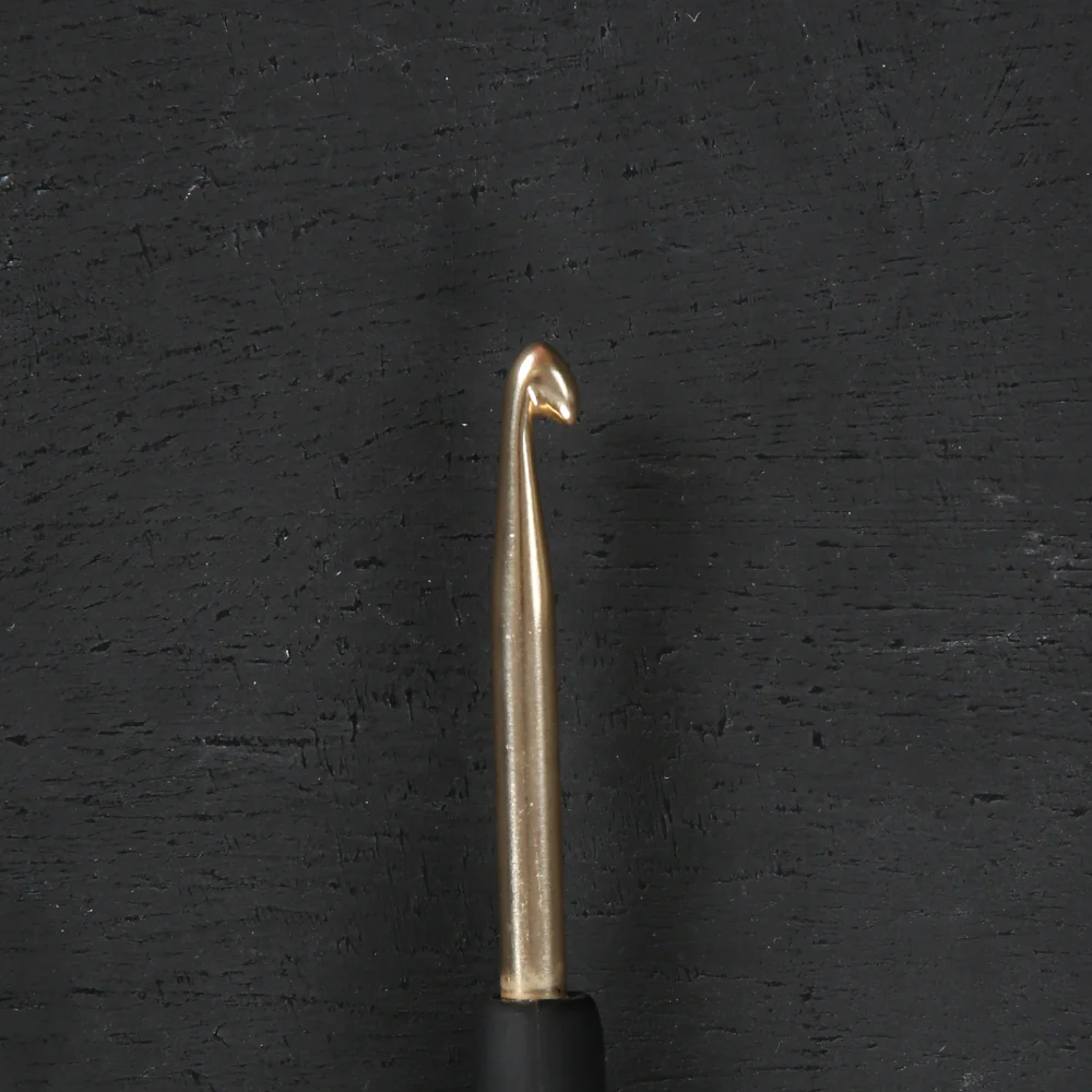 KnitPro Aluminum Gold 4 mm Crochet Hook, Black - 30805 - Image 3