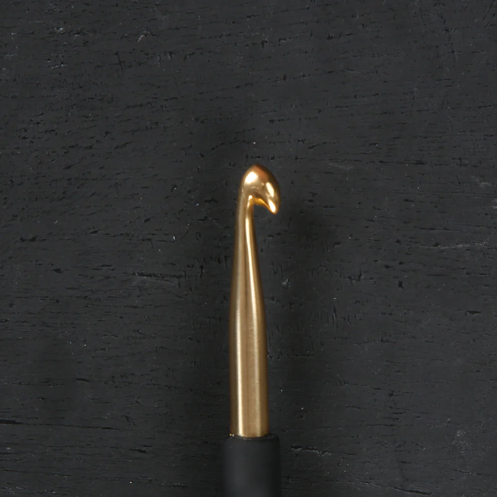 KnitPro Aluminum Gold 5.5mm Crochet Hook, Black - 30808 - Image 3