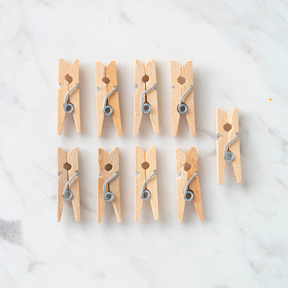 Loren 10 pcs Natural Mini Decorative Pegs