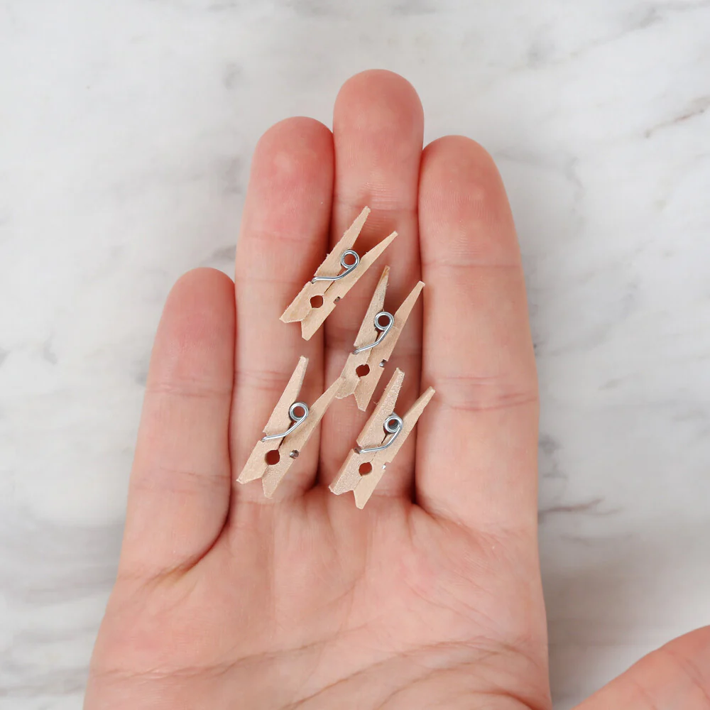 Loren 10 pcs Natural Mini Decorative Pegs - Image 3