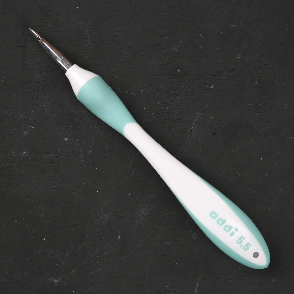 Addi Swing 5.5 mm 16 cm Ergonomic Crochet Hook, Turquoise - 140-7 - Image 2