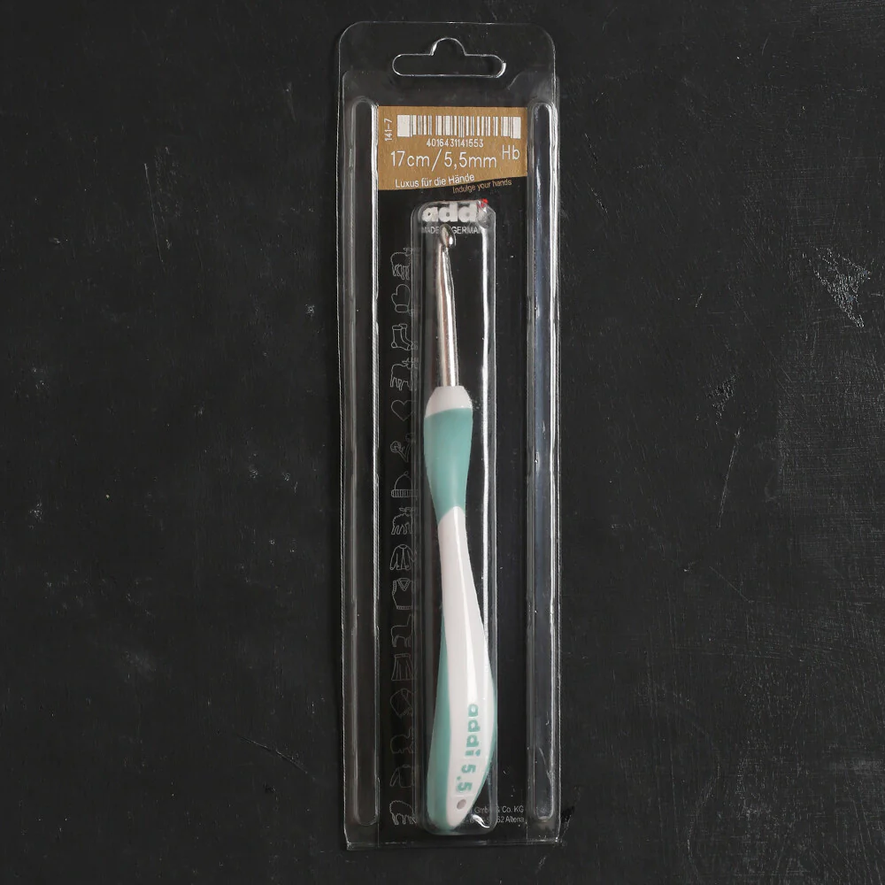 Addi Swing Maxi 5.5 mm 17 cm Ergonomic Crochet Hook, Light Blue - 141-7
