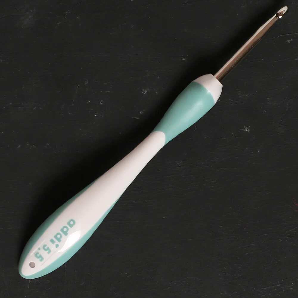 Addi Swing Maxi 5.5 mm 17 cm Ergonomic Crochet Hook, Light Blue - 141-7 - Image 2
