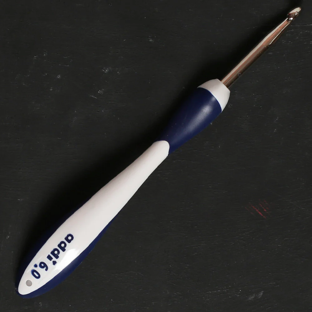 Addi Swing Maxi 6.0 mm 17 cm Ergonomic Crochet Hook, Navy Blue - 141-7 - Image 2