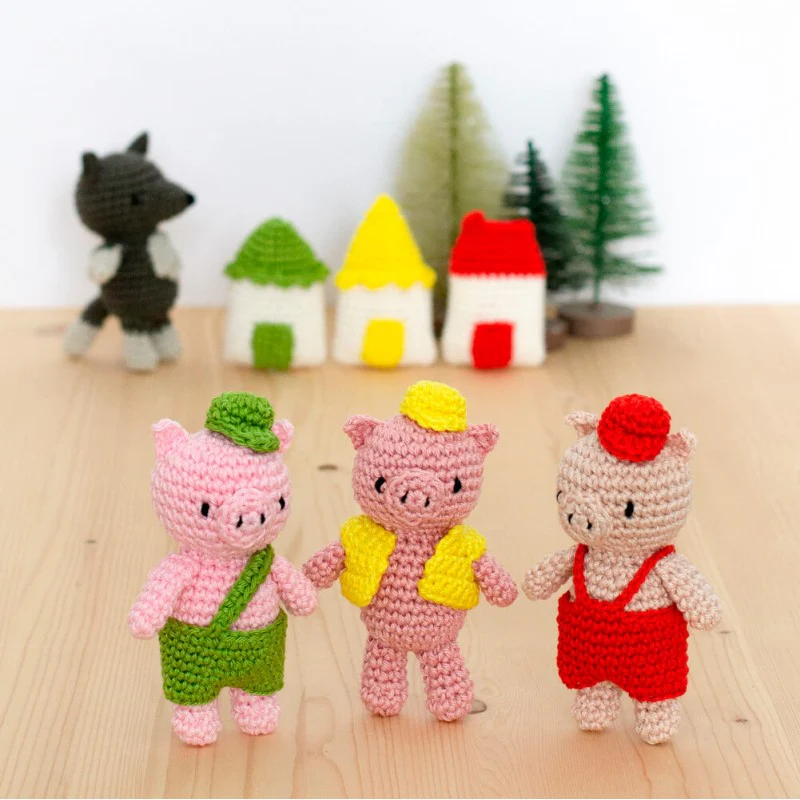 Anchor Three Little Pigs Amigurumi Kit - A28C003-09062 - Image 2