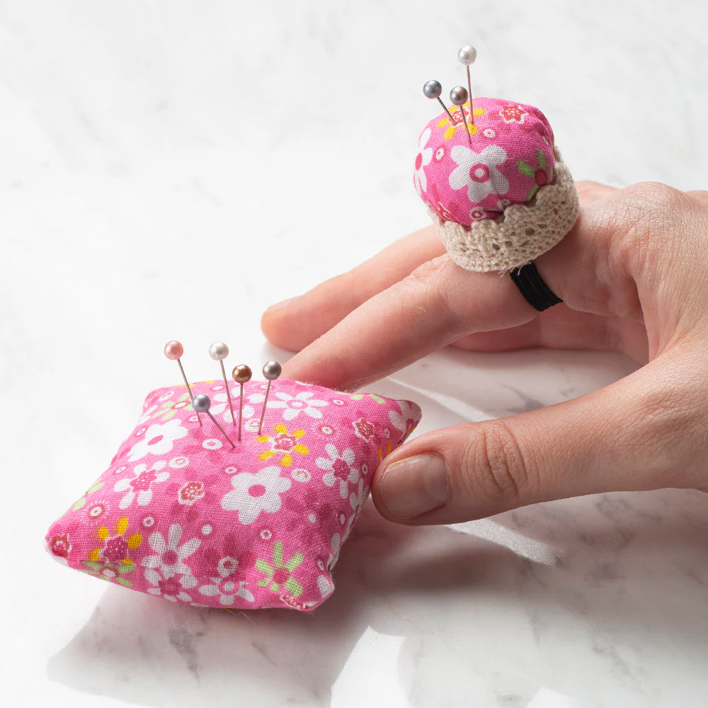 Kartopu Needle Cushion and Ring, Pink