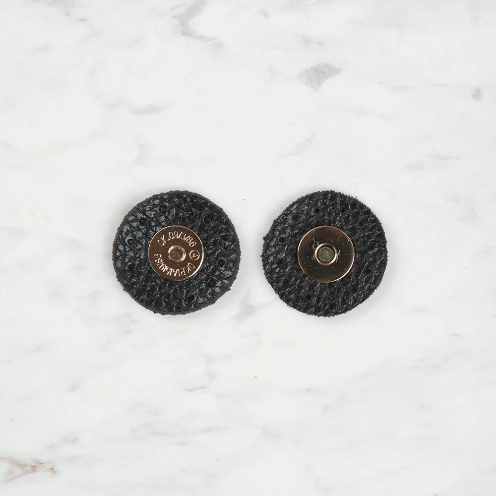 Knitme Round Magnet 4x4 cm Black BA-0059
