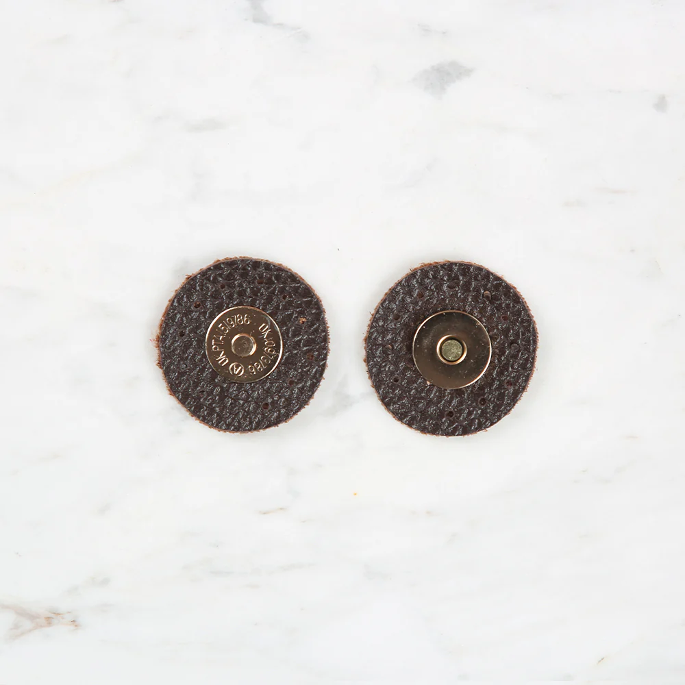 Knitme Round Magnet 4x4 cm Brown BA-0059