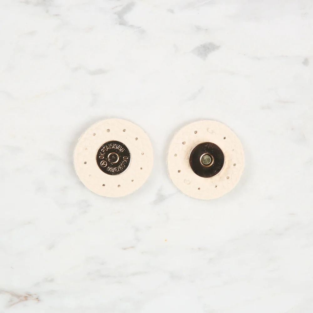 Knitme Round Magnet 4x4 cm Cream BA-0059