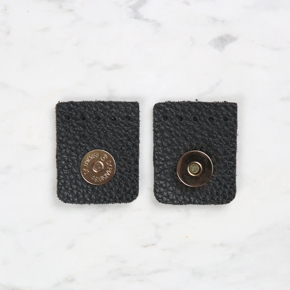 Knitme Square Magnet 4x4.5 cm Black BA-0046