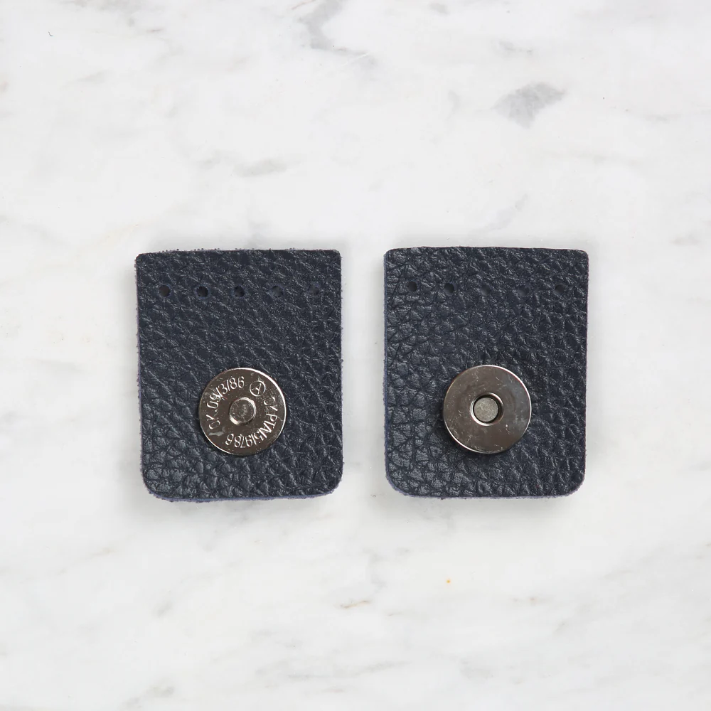 Knitme Square Magnet 4x4.5 cm Navy Blue BA-0046