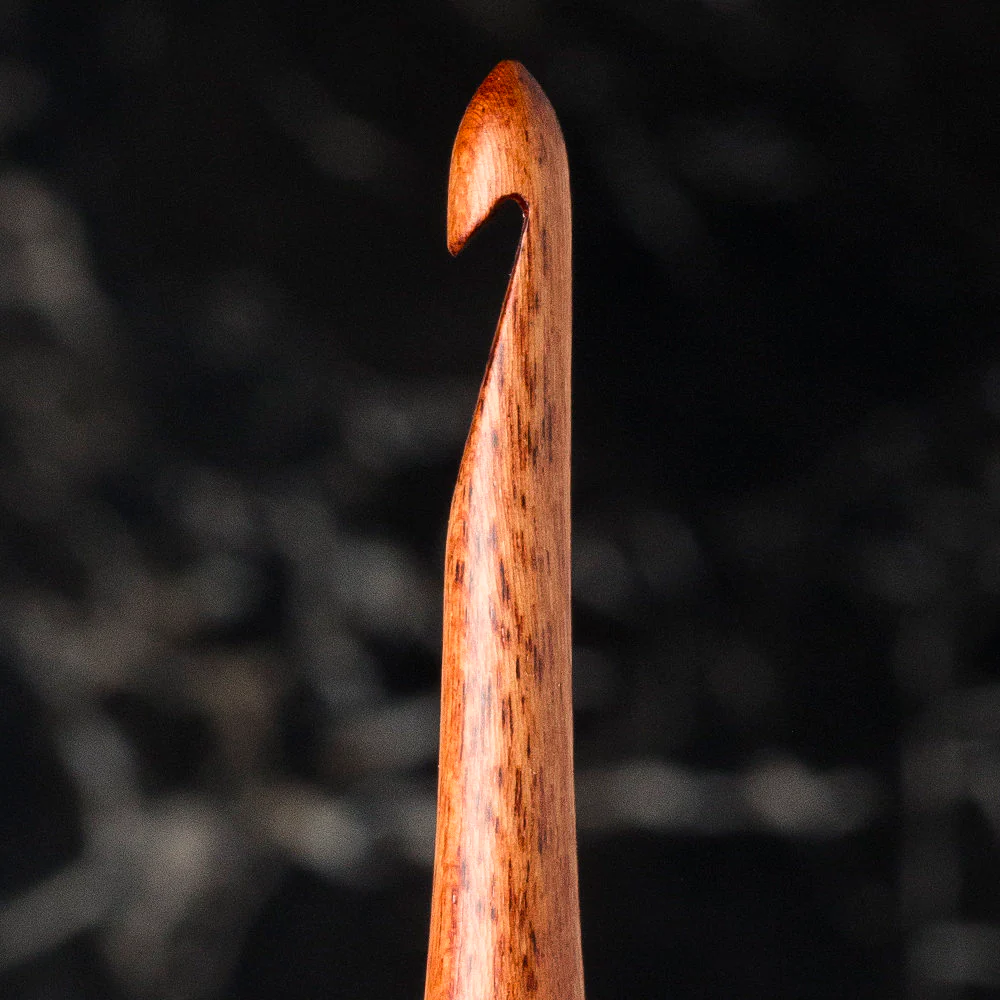 La Mia Rosewood 4 mm 15.5 cm Wooden Crochet Hook - Image 2