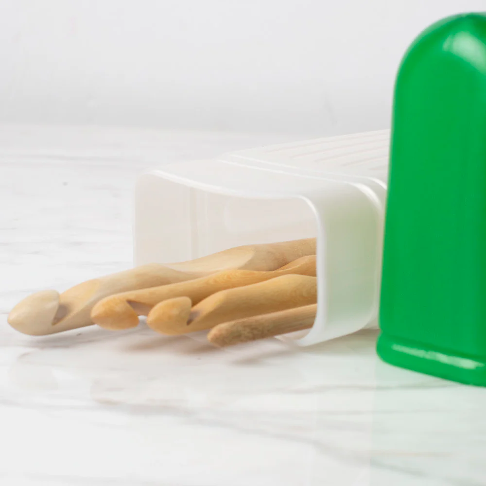 Loren 20 cm Crochet Hook Storage Case, Dark Green - Image 2