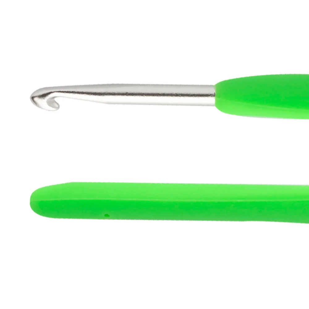 Loren 4.5 mm Soft Handled Crochet Hook, Green - Image 2