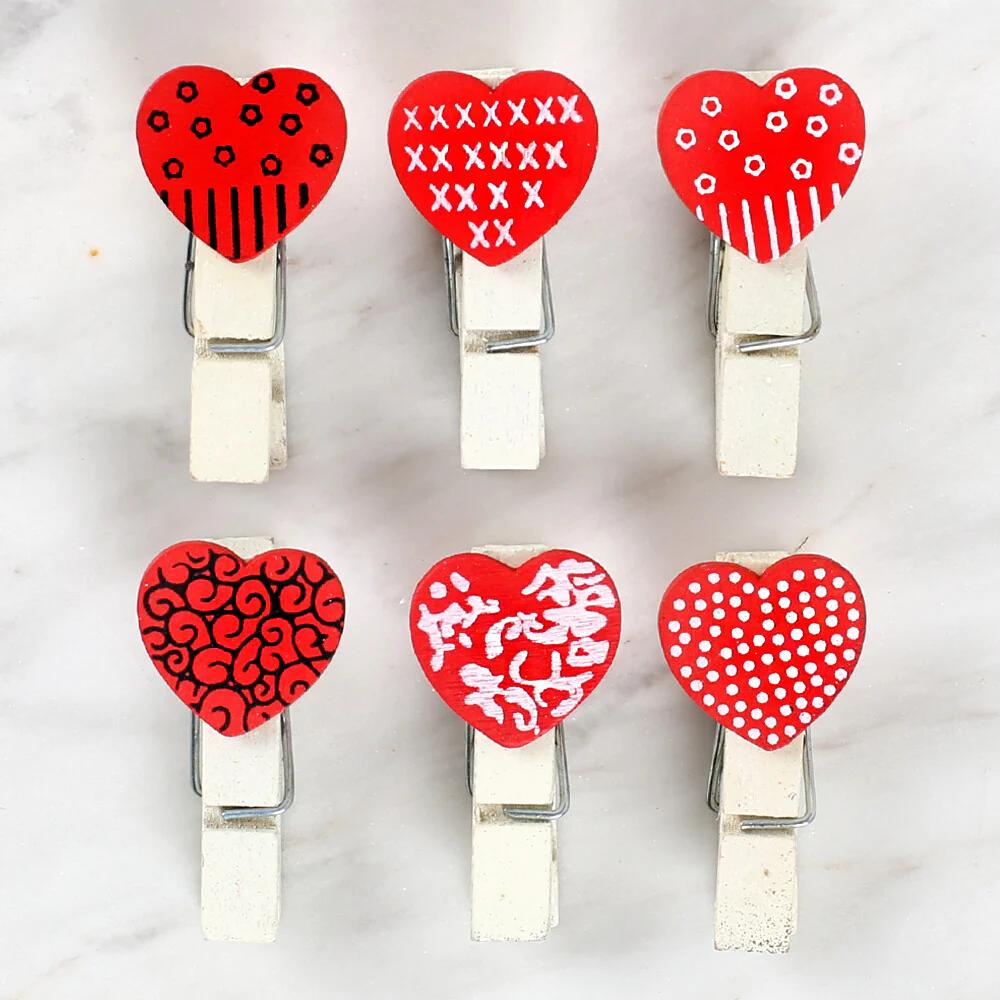 Loren 6 Pcs Red Heart Patterned Decorative Peg - Image 2