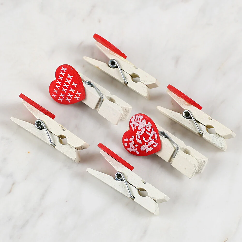 Loren 6 Pcs Red Heart Patterned Decorative Peg - Image 3