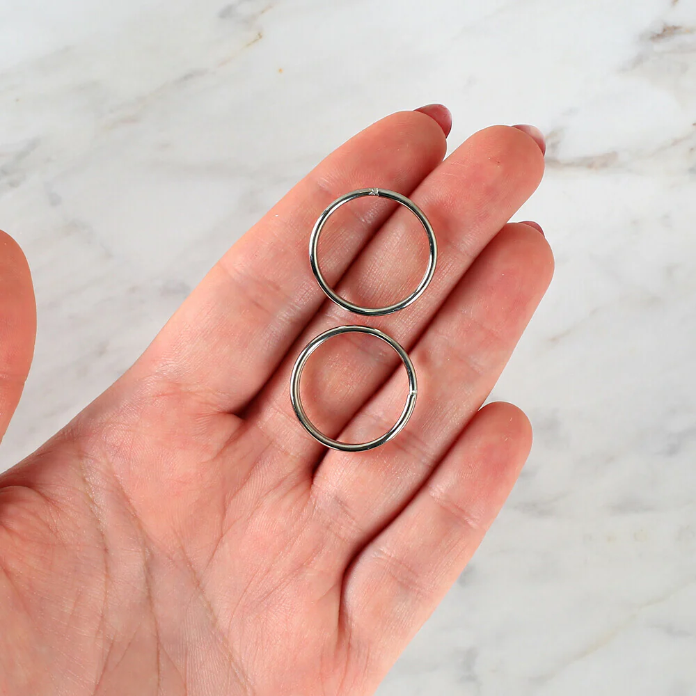 Loren Crafts 2.5 cm Key Ring in 50, Silver - Image 3