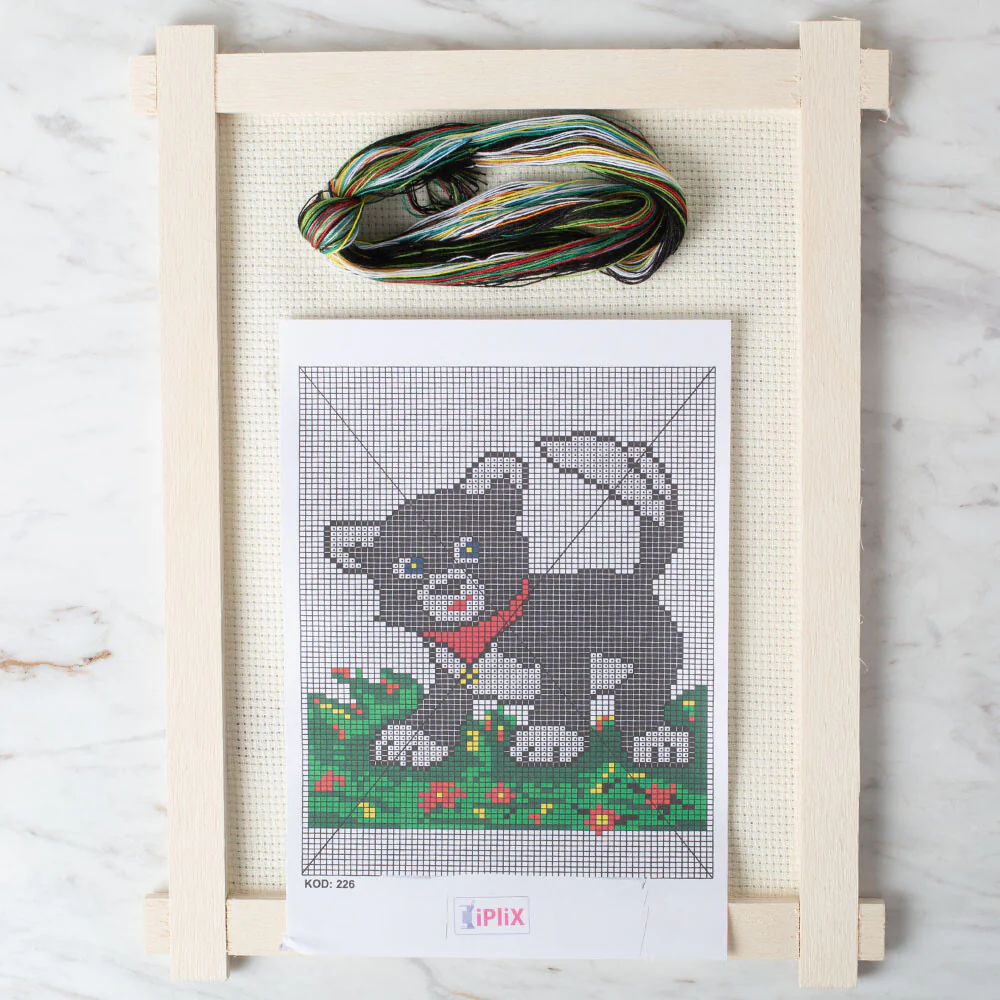Loren Cross Stitch Kit, Cat - 226