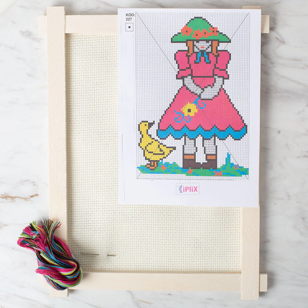 Loren Cross Stitch Kit, Girl and Duck - Kod:227 - Image 2