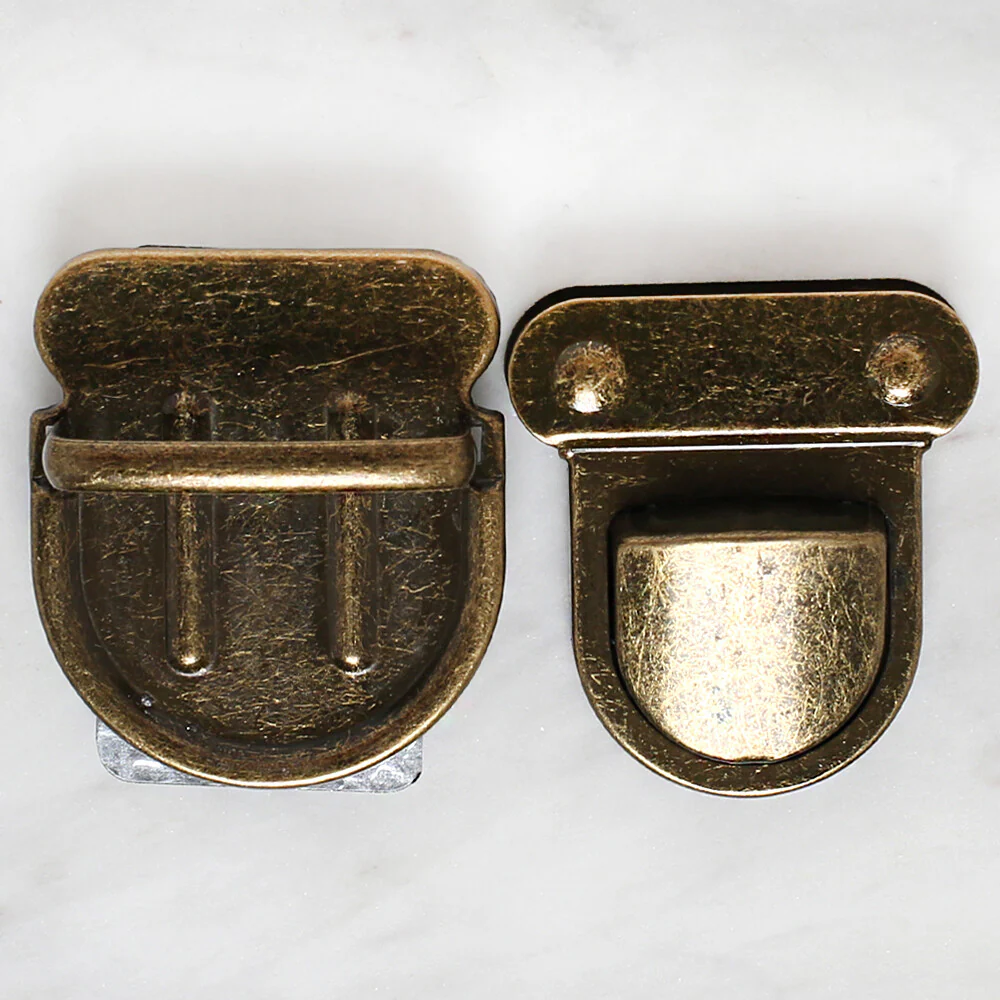 Loren Large Size Metal Bag Tuck Lock, Antique Yellow - Image 2