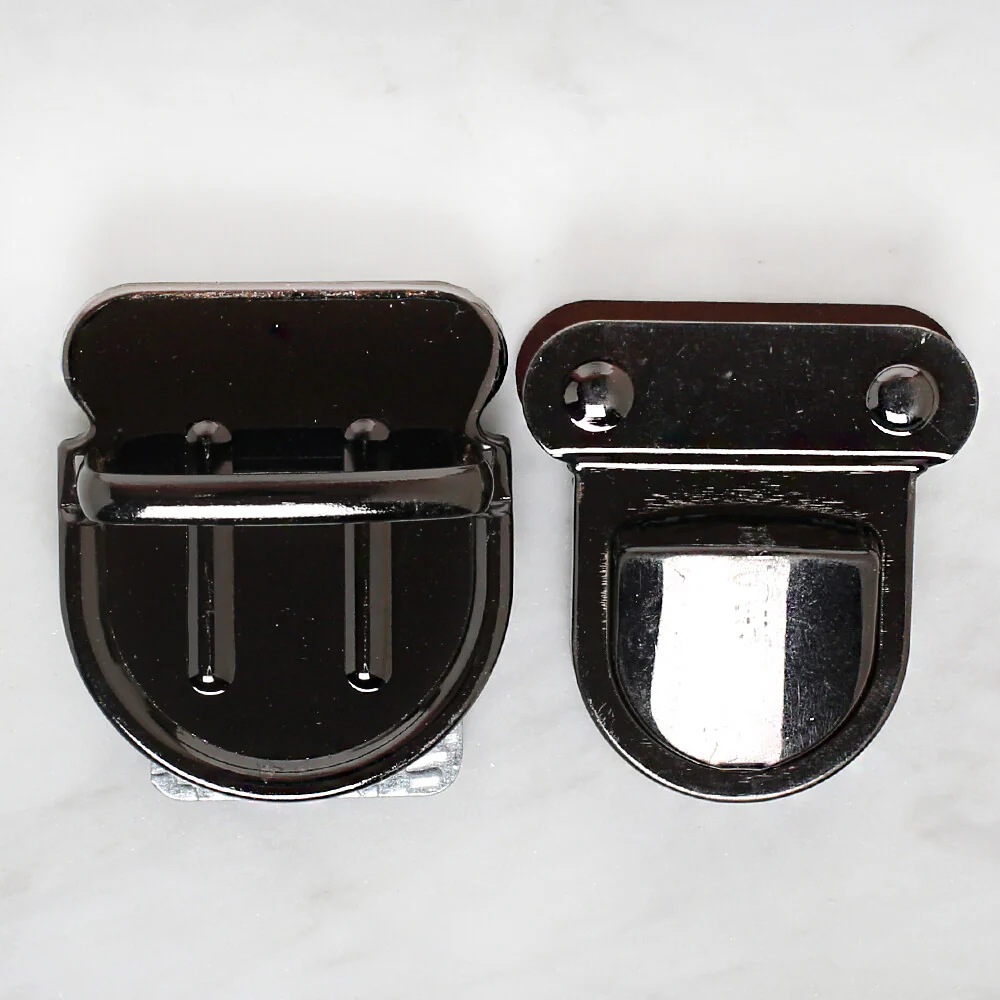 Loren Large Size Metal Bag Tuck Lock, Black - Image 2