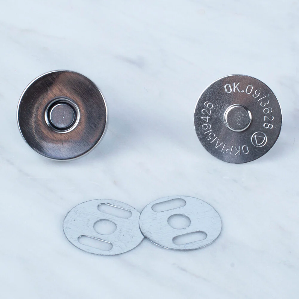 Loren Matte Silver Metal Magnetic Clip for Accessories in 5 - Image 2