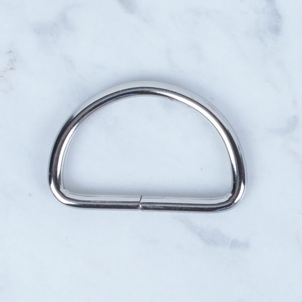 Loren Silver Metal D-Shaped Ring for Handbags or Belts in 4, 3.2 cm - Image 2