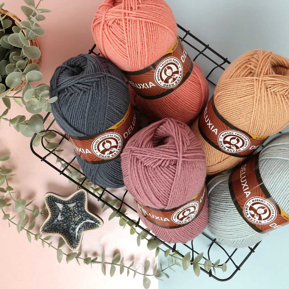 Madame Tricote Paris Deluxia Knitting Yarn, Black - 999 - Image 3