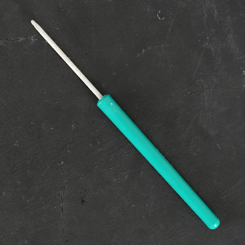 Pony 2 mm 14 cm Plastic Handled Crochet Hook, Green - 46601 - Image 2
