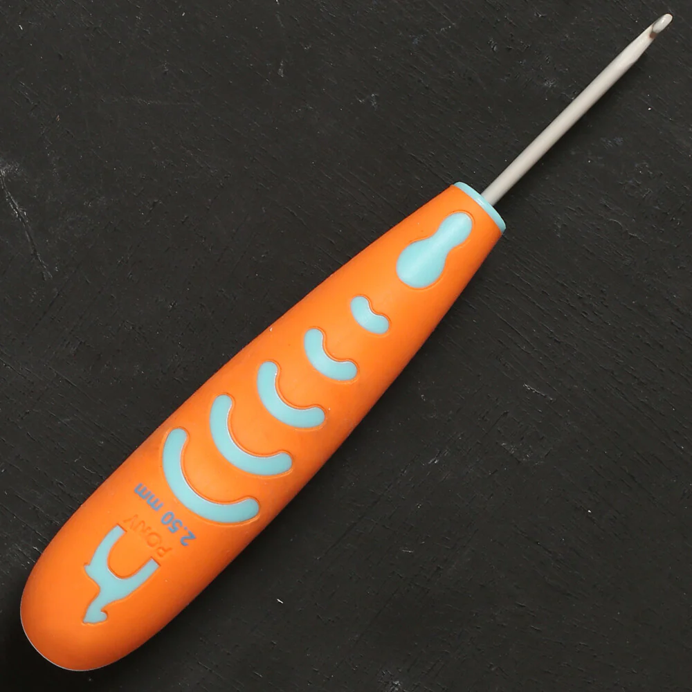 Pony 2.5 mm 13 cm Aluminium Crochet Hook with Soft Handle - 59803 - Image 2