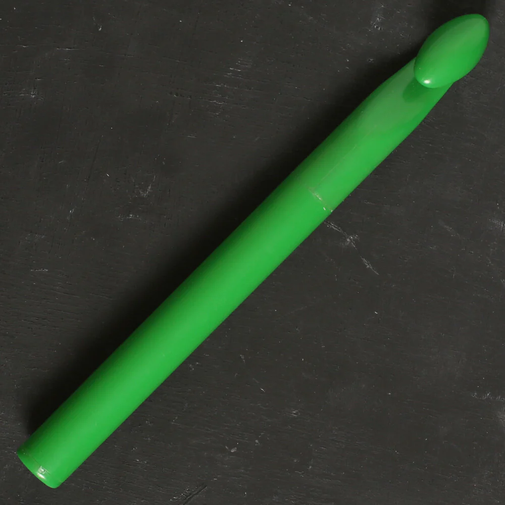 Pony Colour 15 mm 17 cm Plastic Crochet Hook, Green- 44371 - Image 2