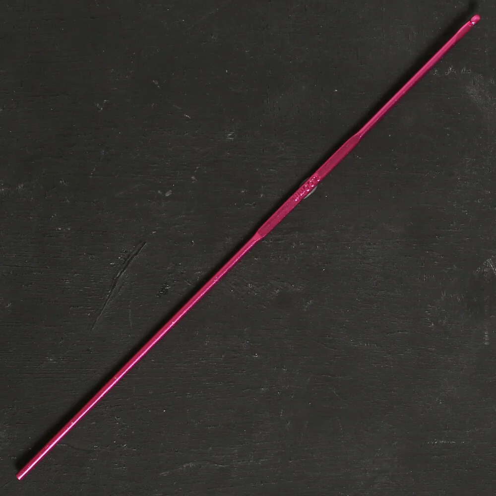 Pony Colour Metal 2 mm 15 cm Red Crochet Hook - 44701 - Image 2