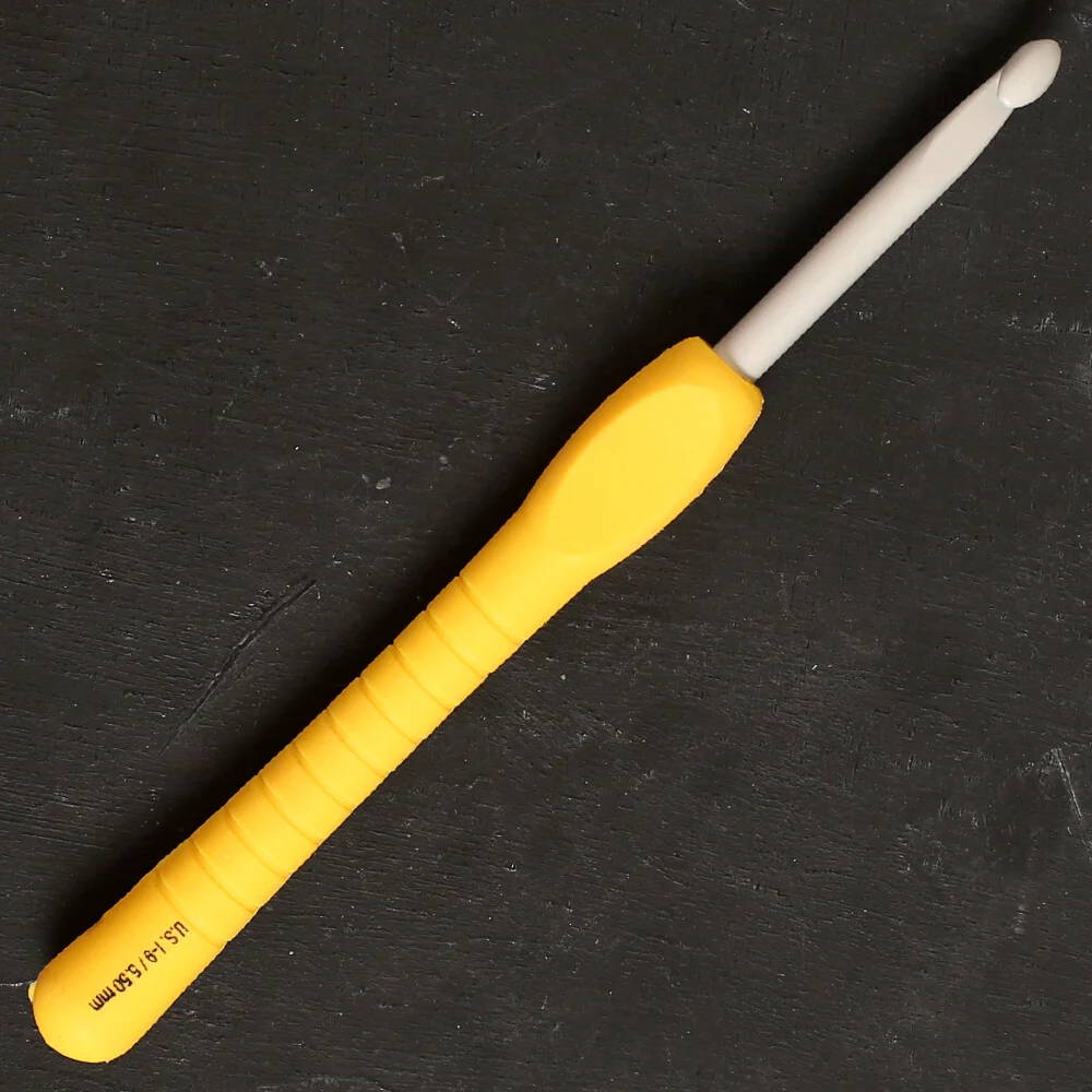 Pony Easy Grip 5.5mm 14 cm Soft Handle Crochet Hook, Yellow - 56808 - Image 2