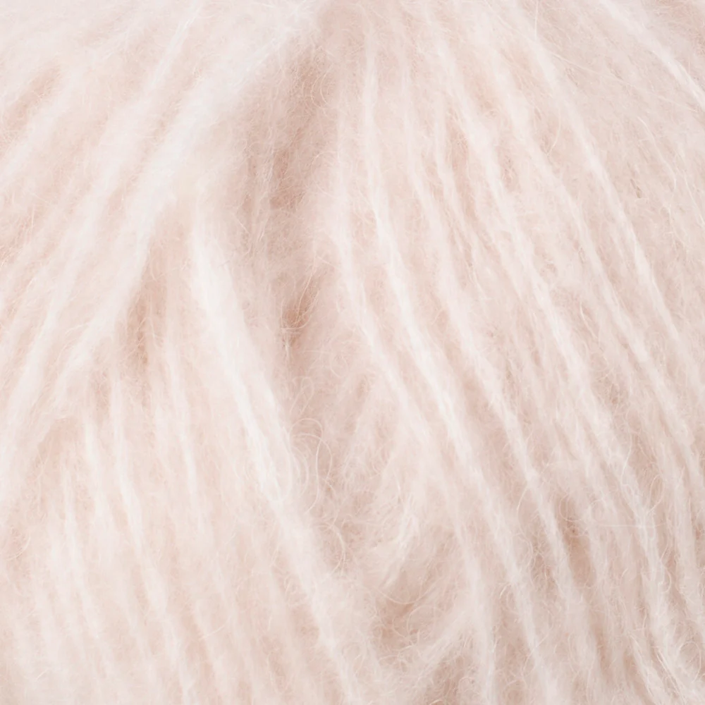 Rozetti Alaska Yarn, Ecru - 231-18 - Image 2