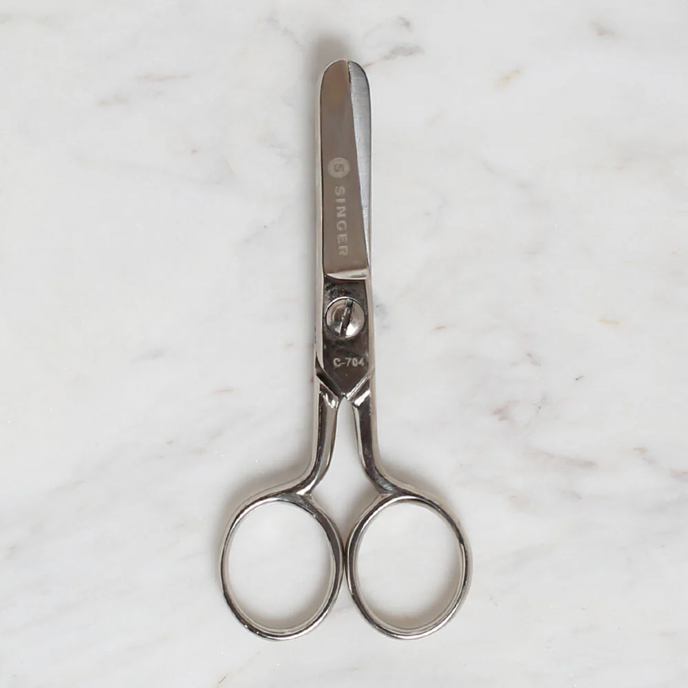 Singer Small Size Round Tip Sewing Scissors - C-704 - Image 2