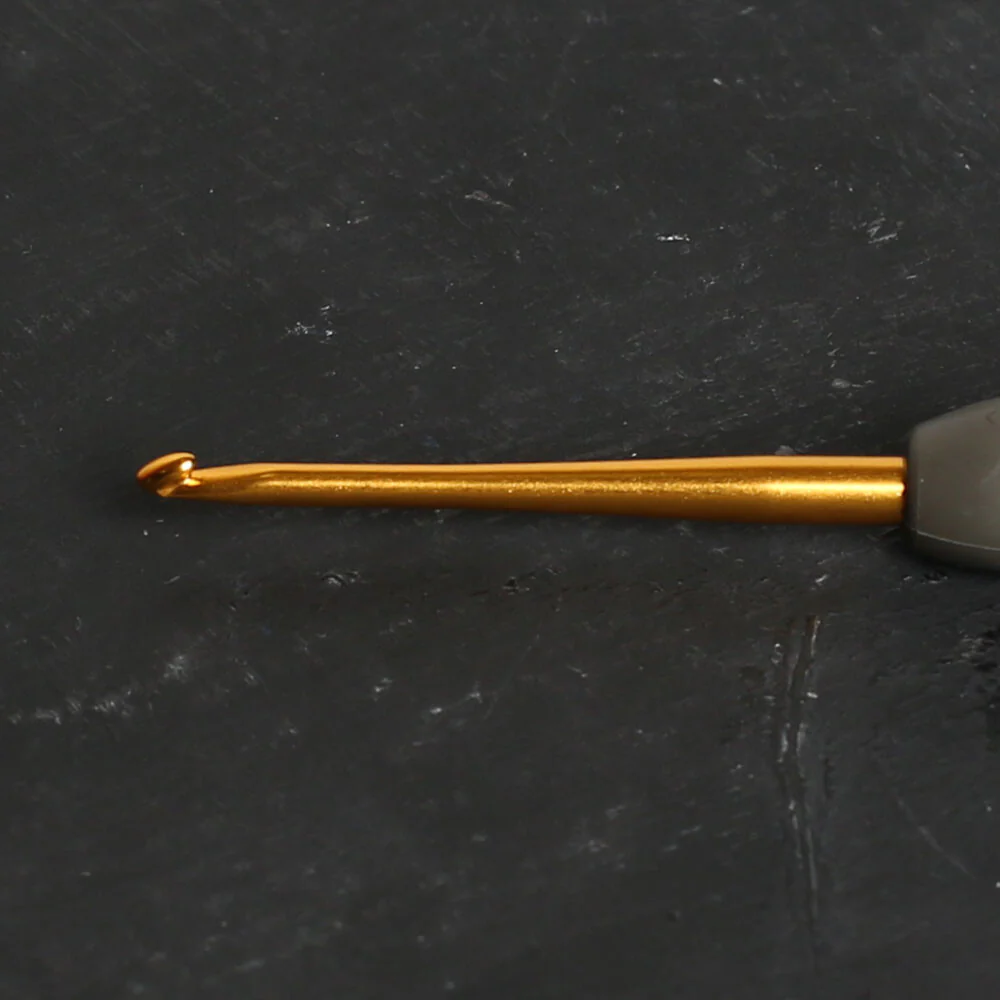 Tulip Etimo 2.2 mm 14 cm Crochet Hook with Soft Handle - T15-300e - Image 3