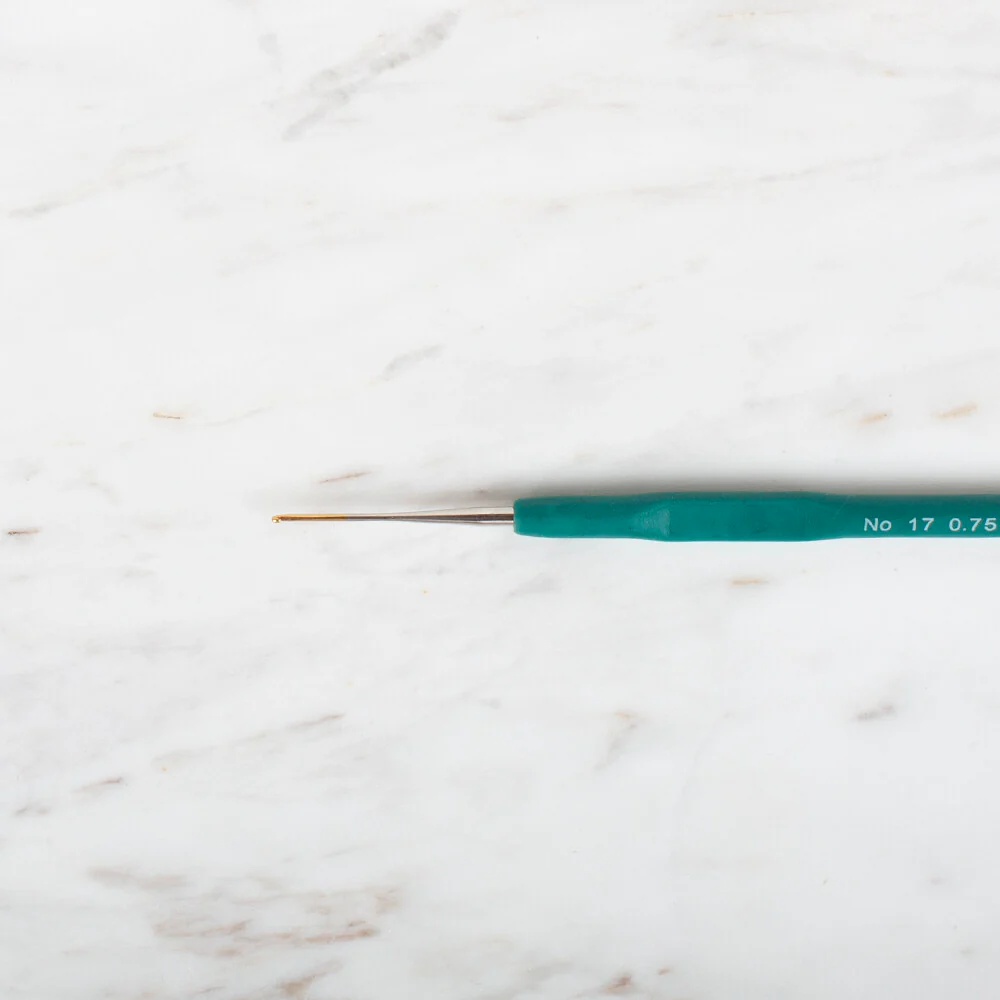 Yabalı Golden Tip Elastic Handle No. 17 0.75mm Crochet Hook, Green - Image 2